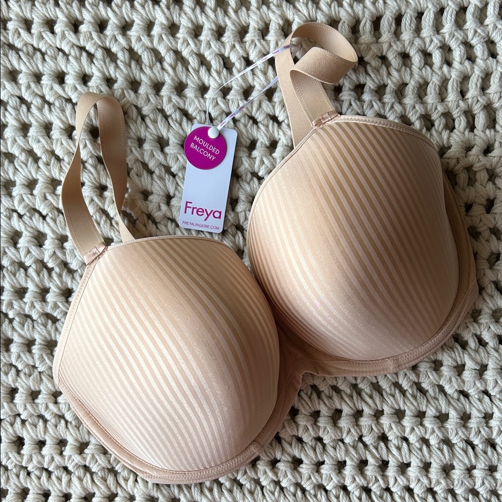NWT Freya 36I Nude/Tan Moulded Balcony Bra